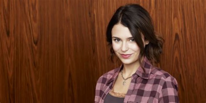 Alexandra Krosney Bio (Wiki) 