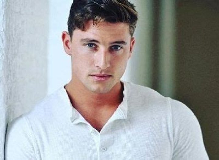 Brett Robinson Bio (Wiki) 