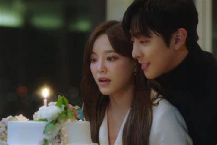 Loved Doona? Now Watch These 8 Similar KDramas 3 Business Proposal still