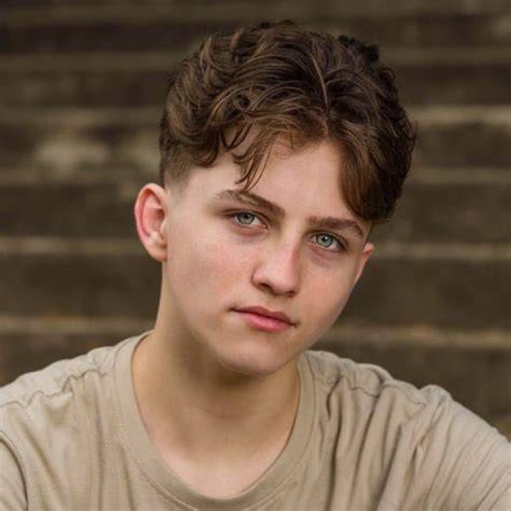 Cameron Caulfield Bio (Wiki) 