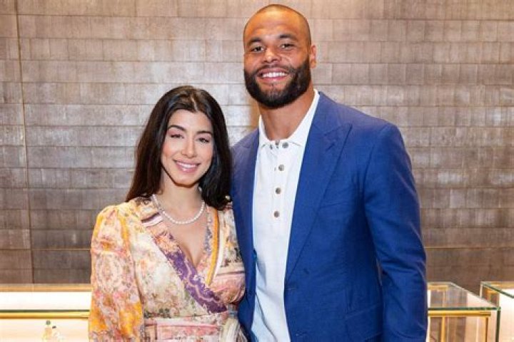 Dak Prescott announced he is expecting his first child with girlfriend Sarah Jane Ramos Dak Prescott is expecting his first child with his girlfriend Sarah Jane