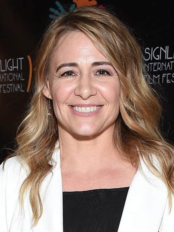 Deanne Bray Bio (Wiki) 