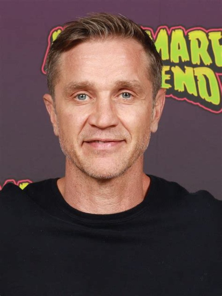 Devon Sawa Bio (Wiki) 