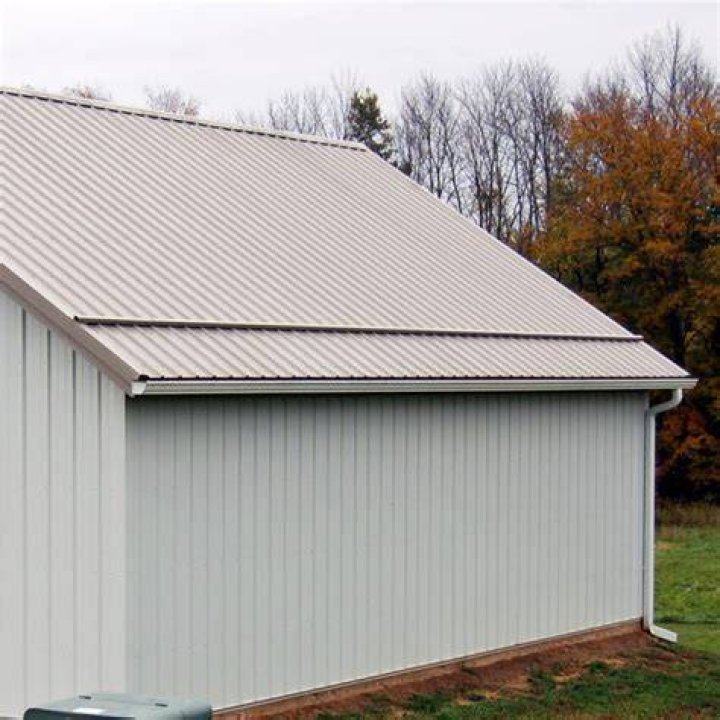 Do Pole barns need gutters?