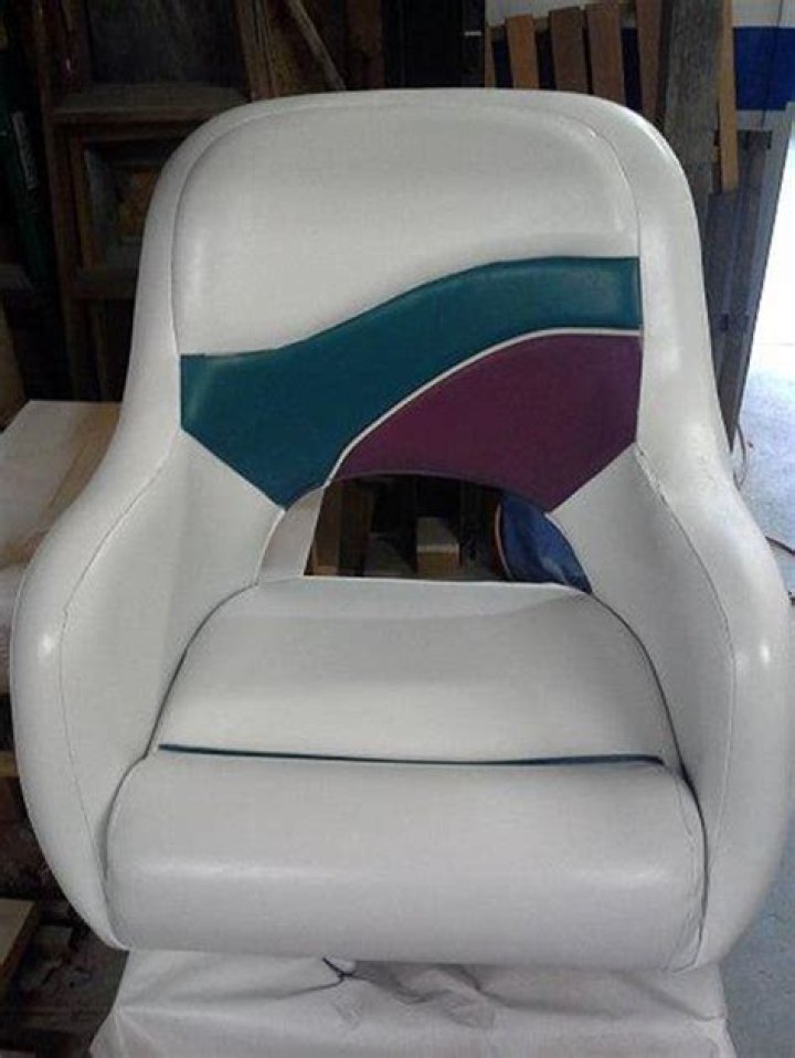 Does vinyl paint work on boat seats?