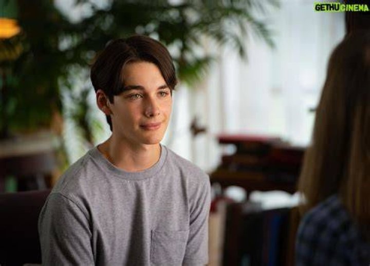 Dylan Kingwell is Rumored To Be Dating a Girlfriend Named Lola Flanery