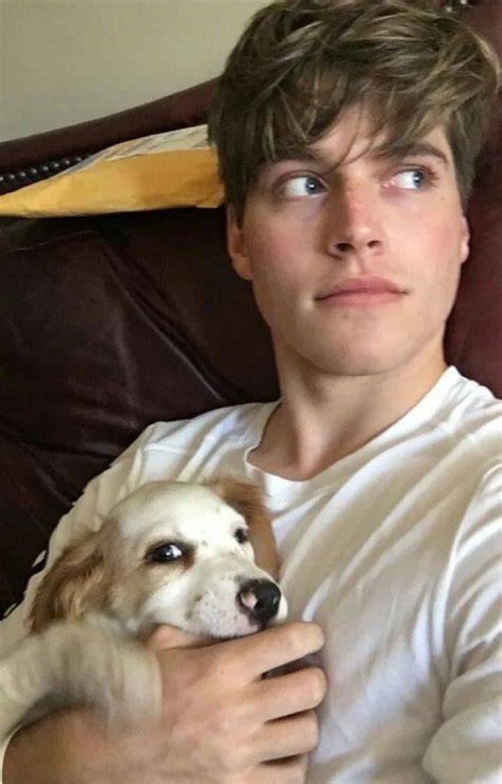 Froy Gutierrez Pets