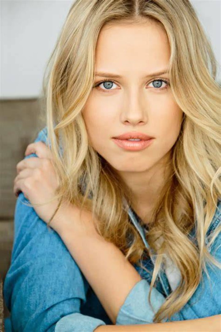 Gracie Dzienny Bio (Wiki) 