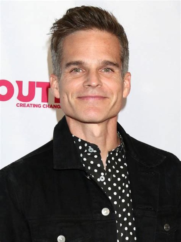 Greg Rikaart Bio (Wiki) 