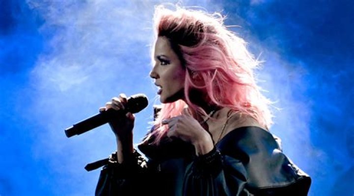 Halsey just dropped her first baby Ender Ridley Aydin!