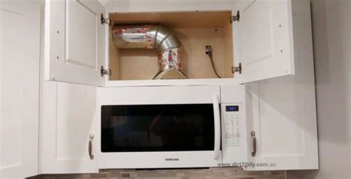 How do microwave exhaust fans work?