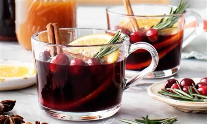 How do you reheat mulled wine?