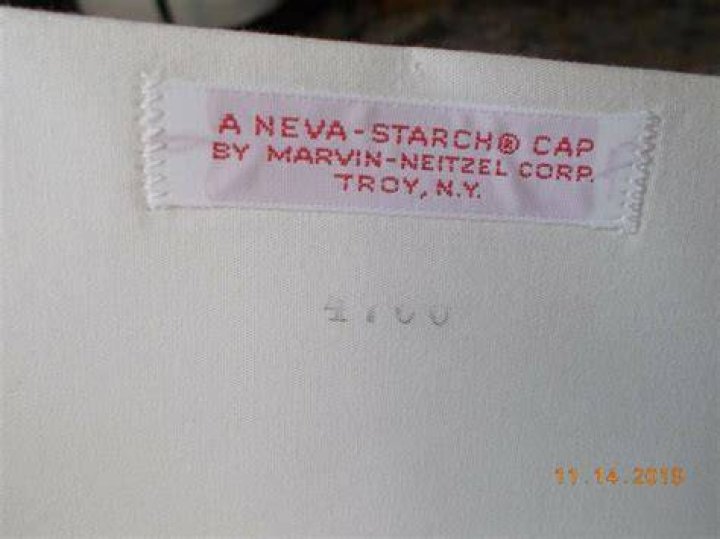 How do you starch a nurse’s cap?