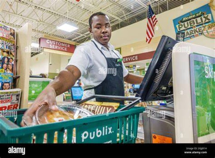 How much do Publix assistant grocery managers make?