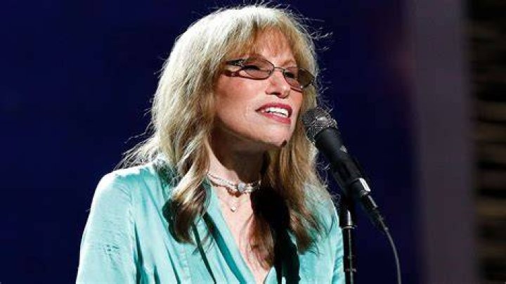 How Much Is Carly Simon Worth?