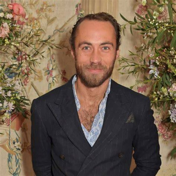 James Middleton shares the PDA with a new girl in Saint Barts