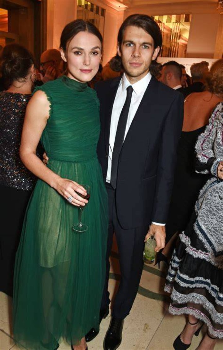 James Righton - Age, Family, Bio