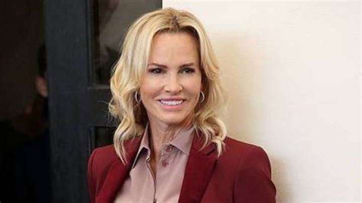 Janet Jones Bio (Wiki) 