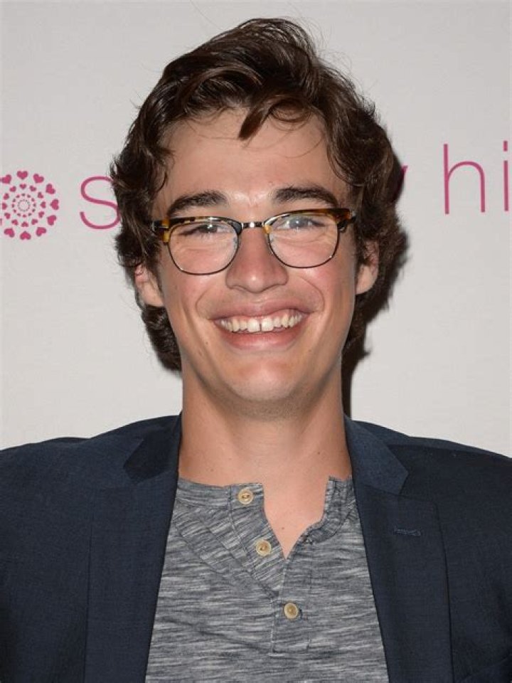 Joey Bragg Bio (Wiki) 
