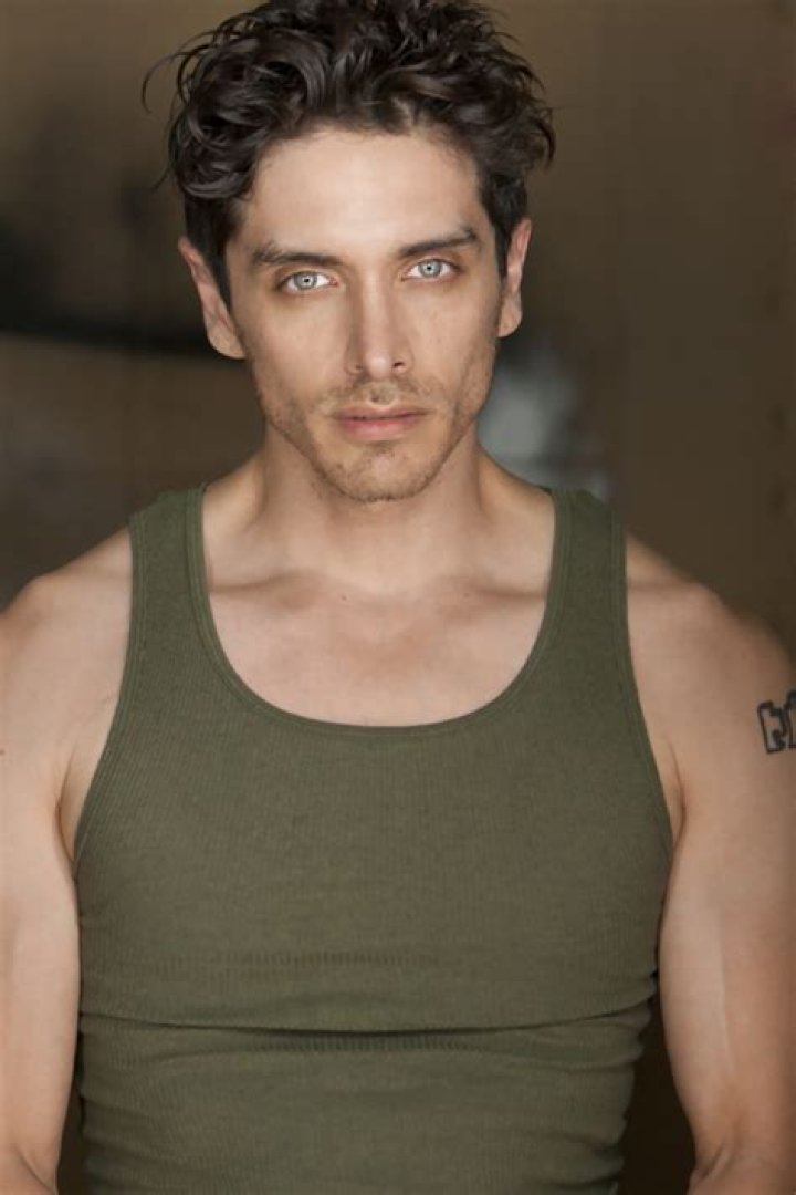 Josh Keaton Bio (Wiki) 