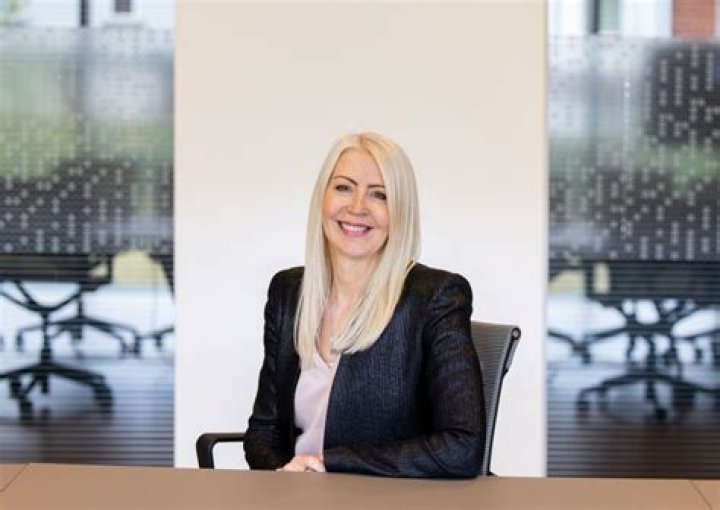 Julie King Bio (Wiki) 