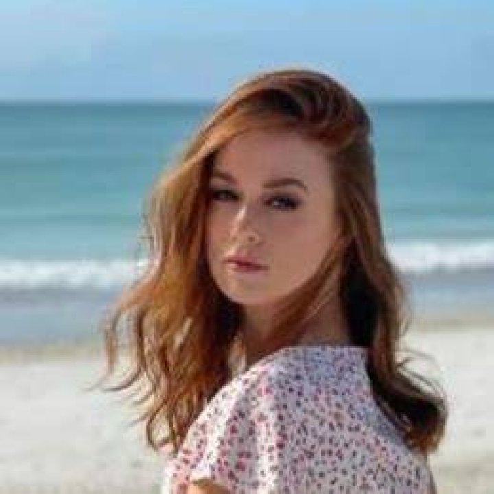 Leanna Decker Bio (Wiki) 