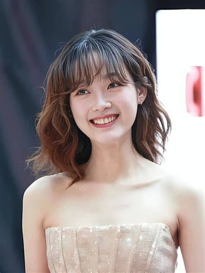 Lee Yoo-Mi Bio (Wiki) 