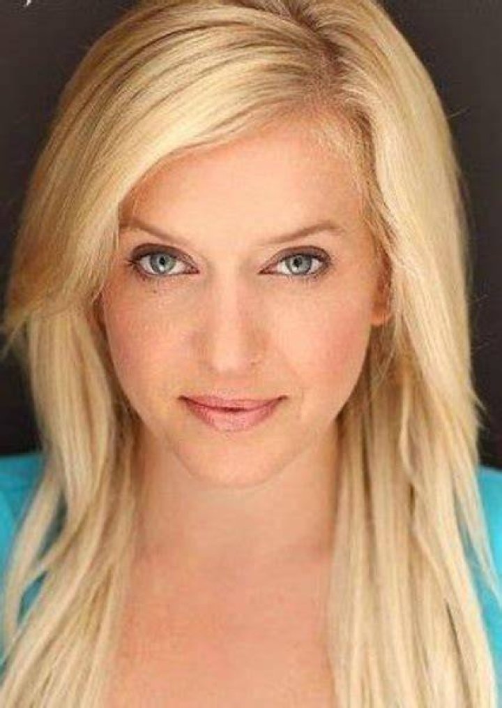 Lisa J. Lennox Bio (Wiki) 
