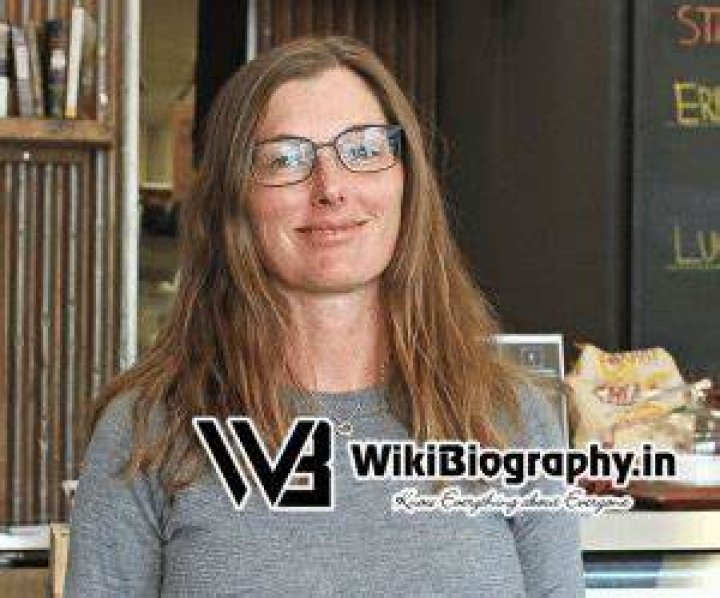 Lucy Block Bio (Wiki) 