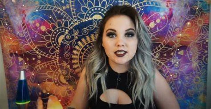  Mandii Vee