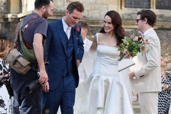 Michelle Dockery and Jasper Waller-Bridge are officially married! Michelle and Jasper got married after almost four years of dating