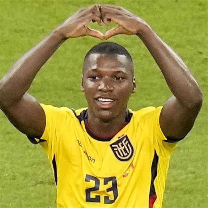 Moisés Caicedo Height And Weight