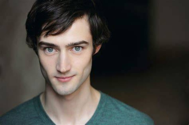 River Robertson Bio (Wiki) 
