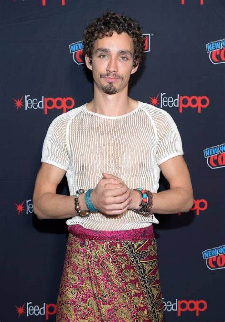 Robert Sheehan photo 3