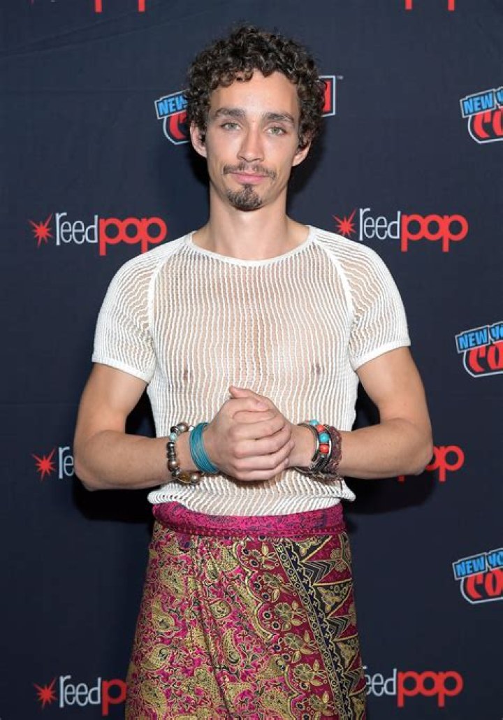 Robert Sheehan photo