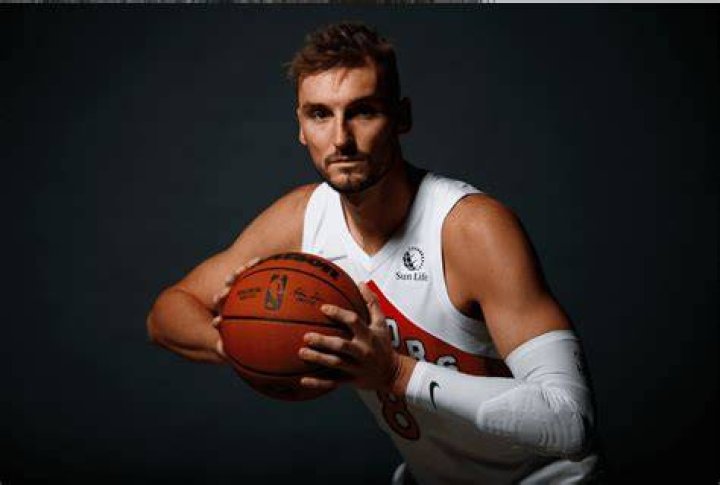 Sam Dekker Bio (Wiki) 