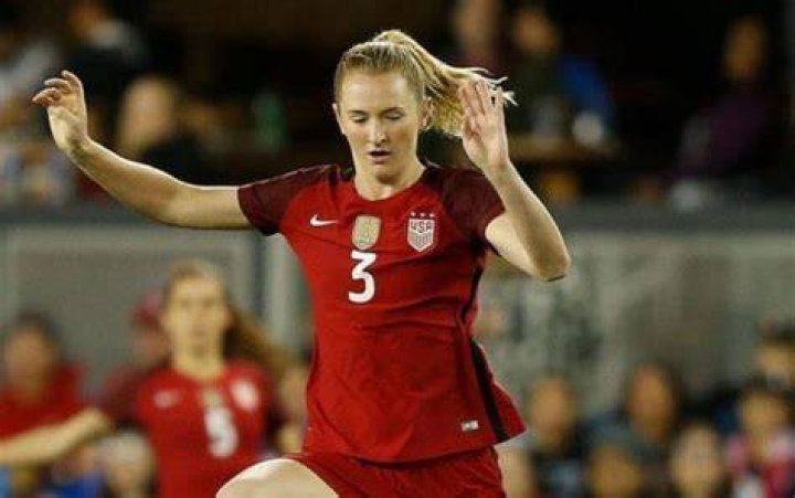 Samantha Mewis Bio (Wiki) 