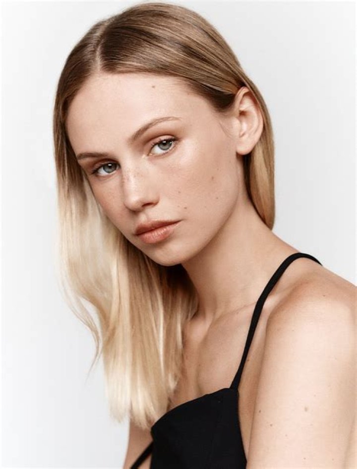 Scarlett Leithold Scarlett Leithold