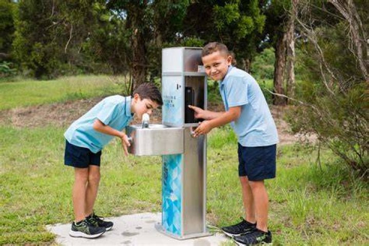 What do Australians call a drinking fountain?